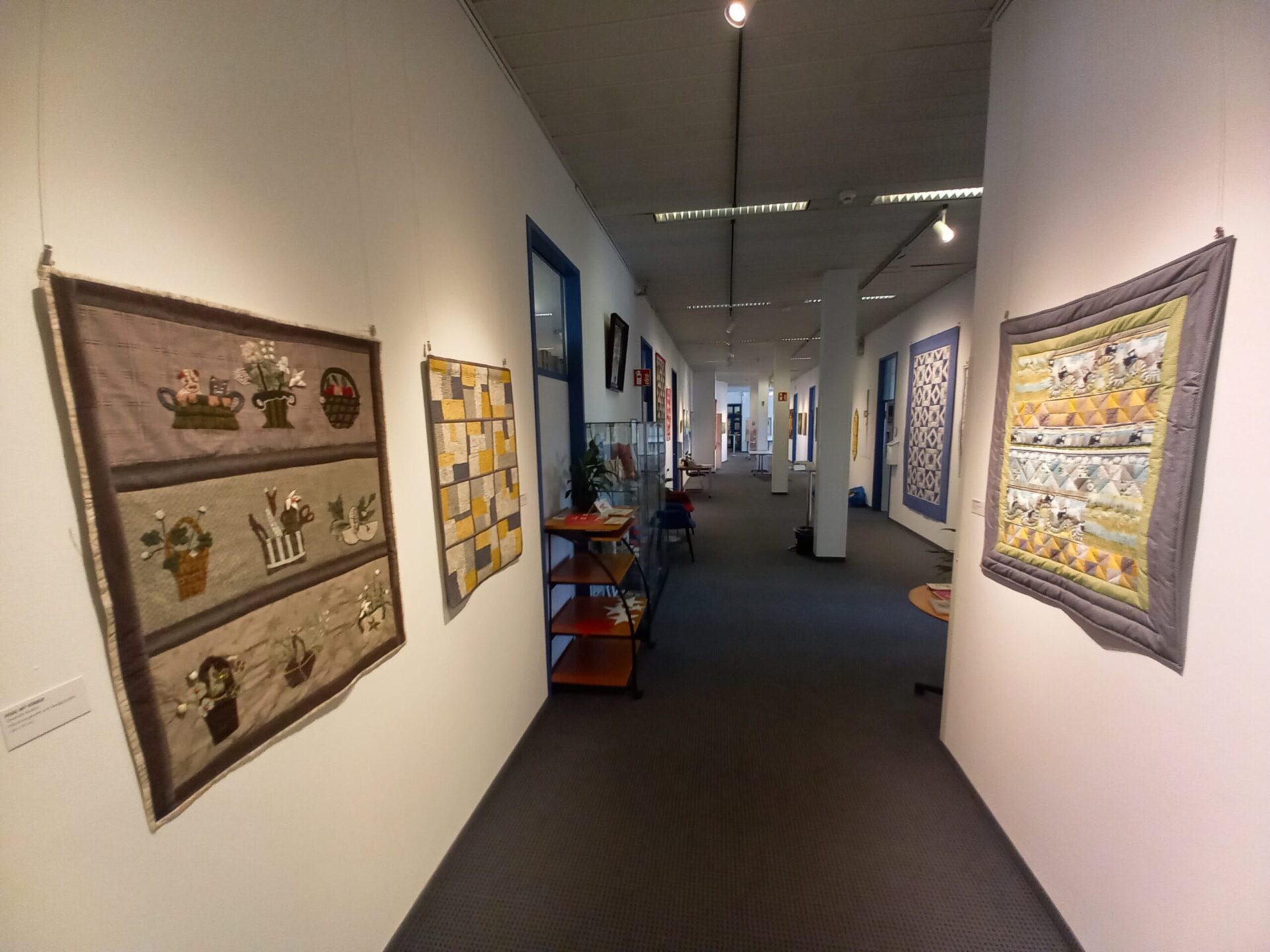 Œuvres textiles exposées lors du Quiltclub 2022 au Carl-Schurz-Haus de Freiburg